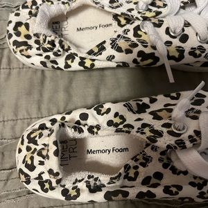 Target brand! Memory Foam! Leopard print!